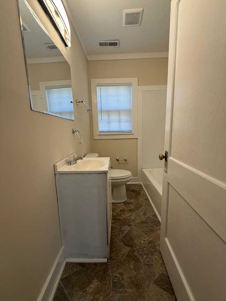 103 Courtland St - Photo 3 of 14