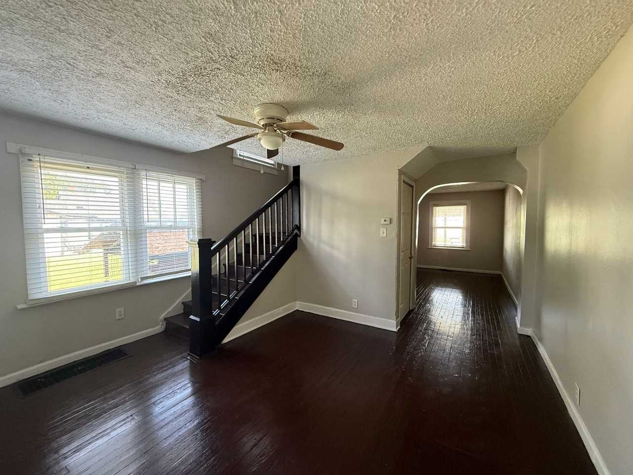 1814 Calvin St - Photo 5 of 13