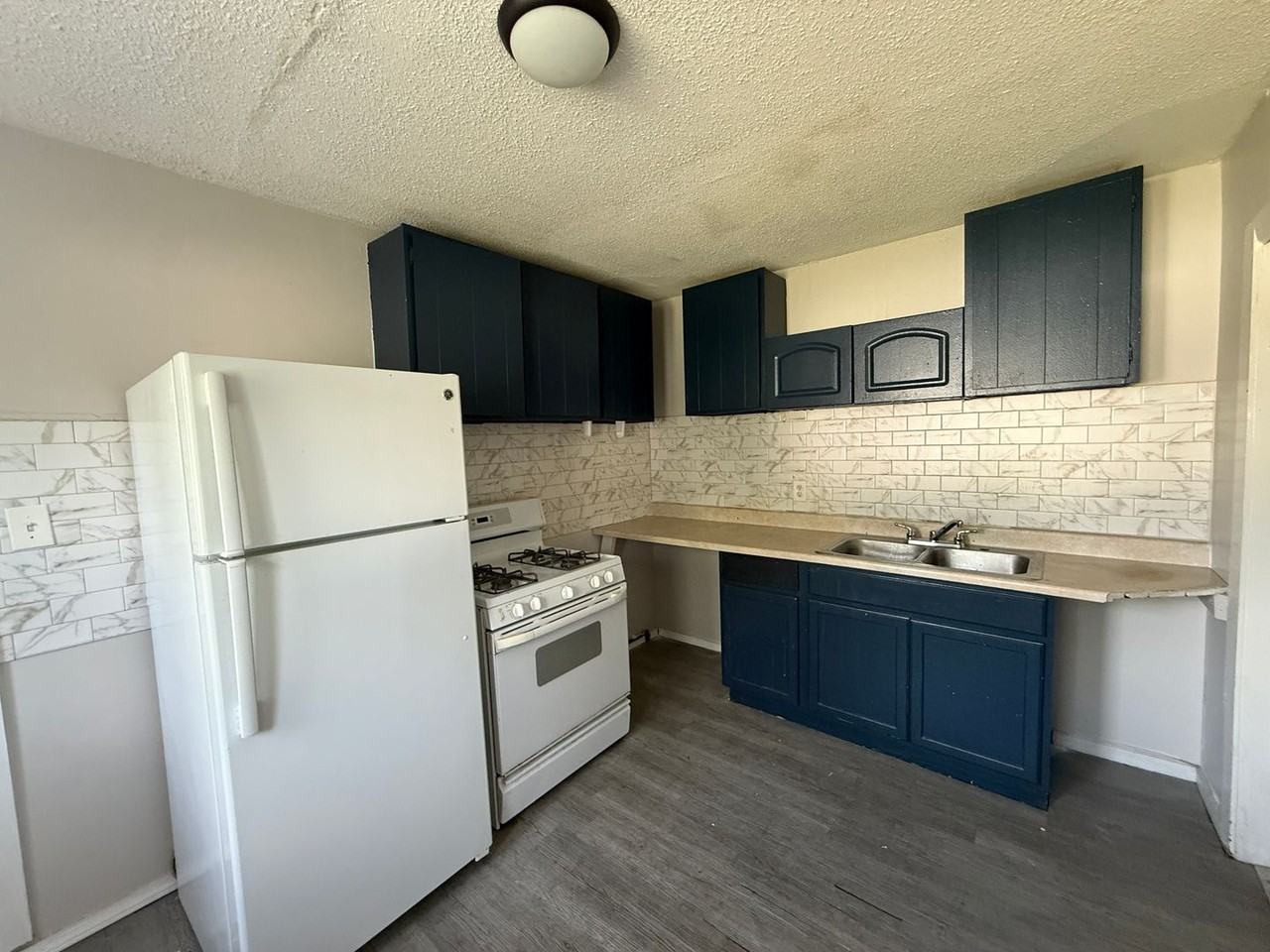 1814 Calvin St - Photo 6 of 13