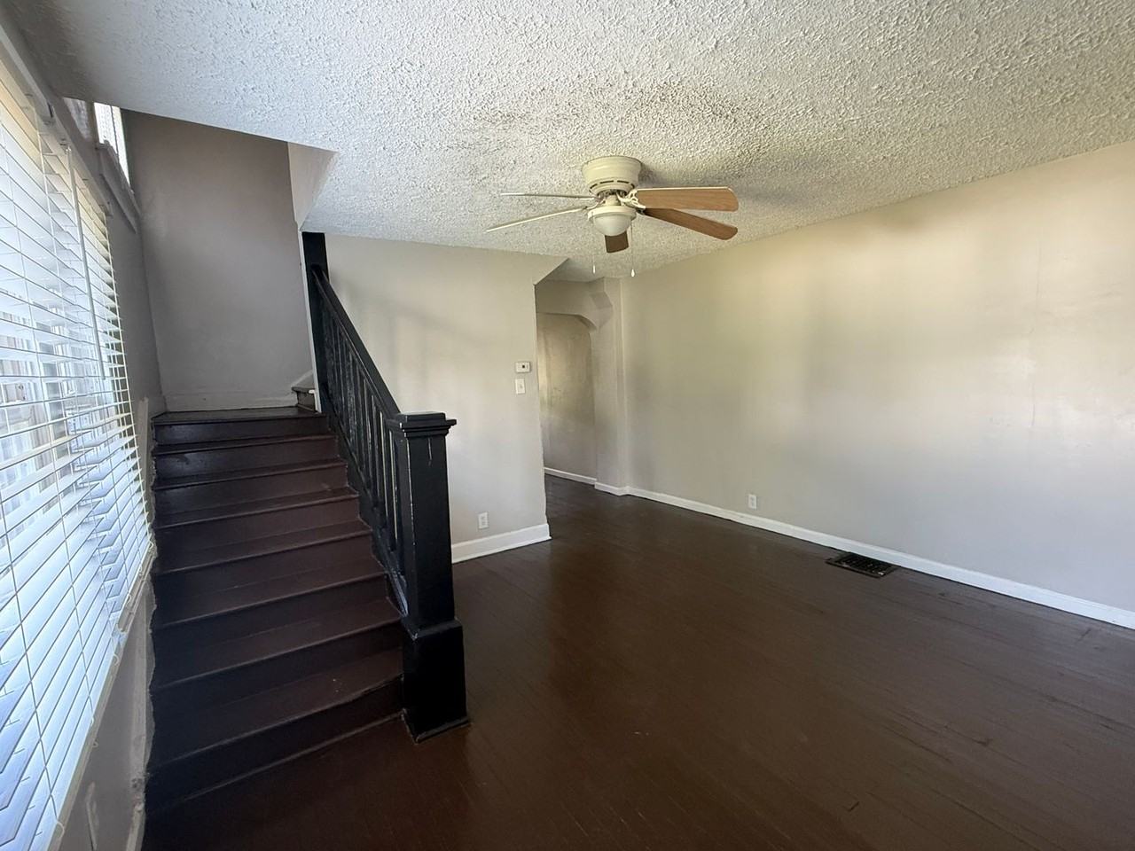 1814 Calvin St - Photo 7 of 13