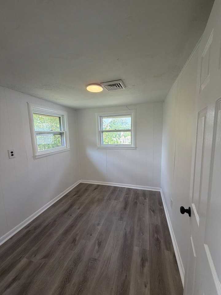 2952 N Colorado Ave - Photo 3 of 35