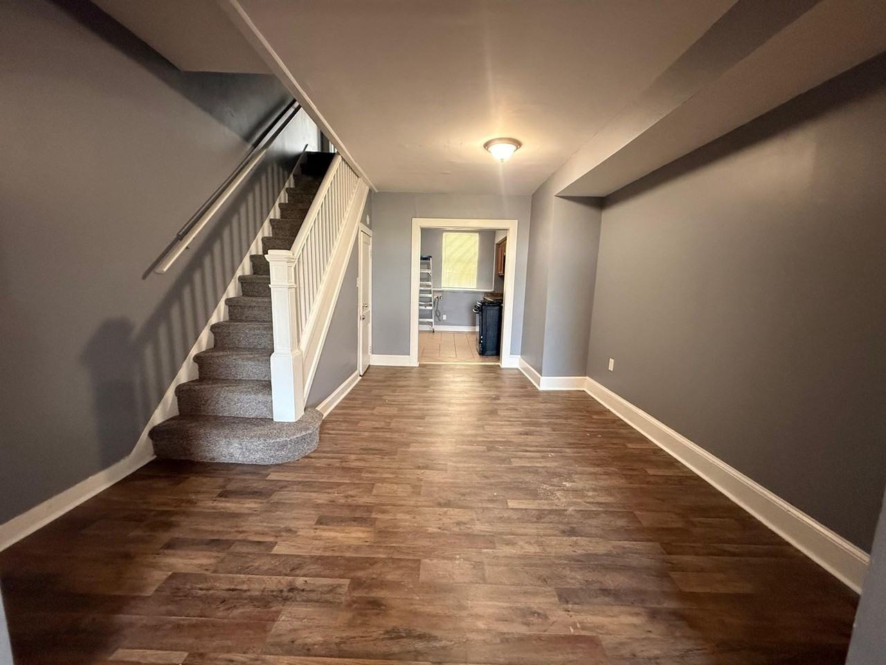 533 N Longwood St - Photo 2 of 16