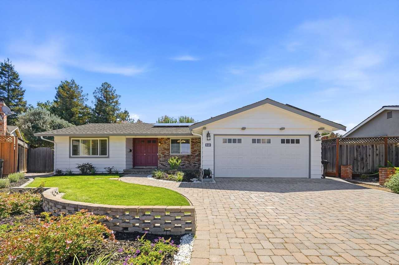 940 Fell Ct - Photo 3 of 44