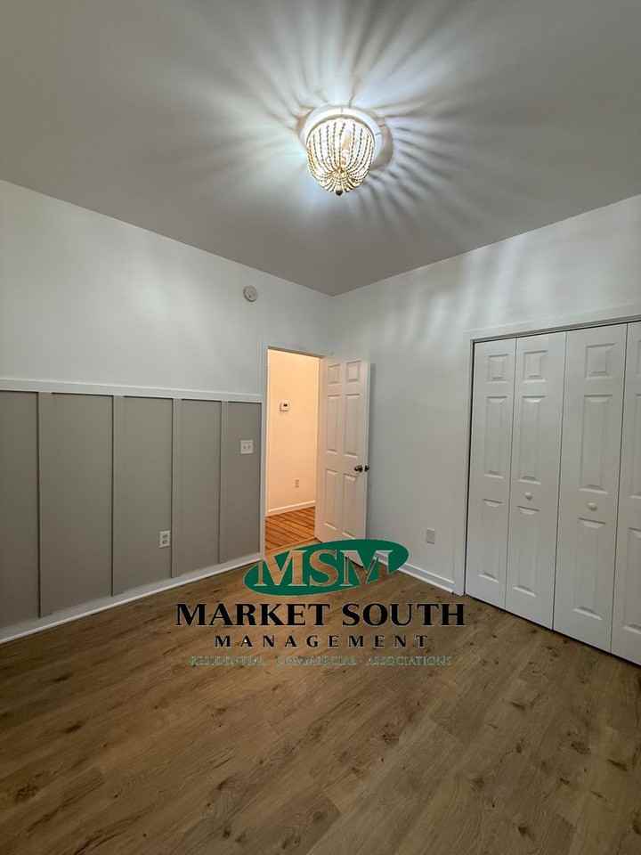10 Hartland Ct - Photo 7 of 11