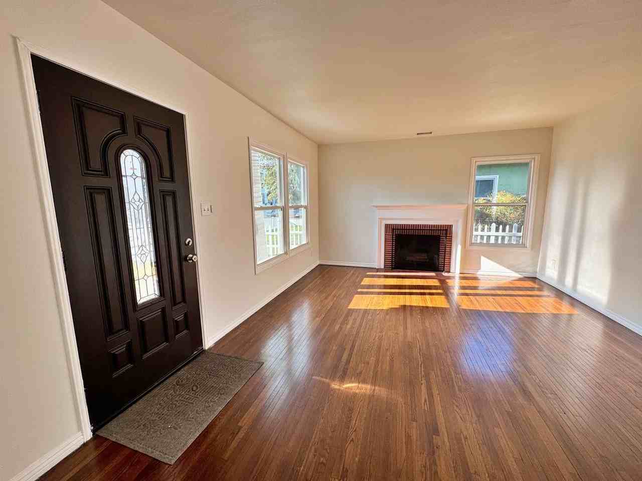 3920 Clark Ave - Photo 3 of 40