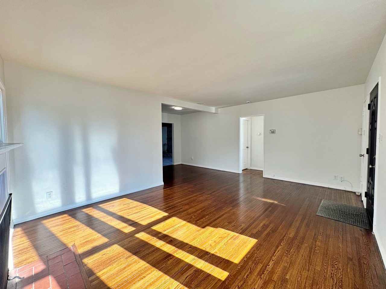 3920 Clark Ave - Photo 5 of 40