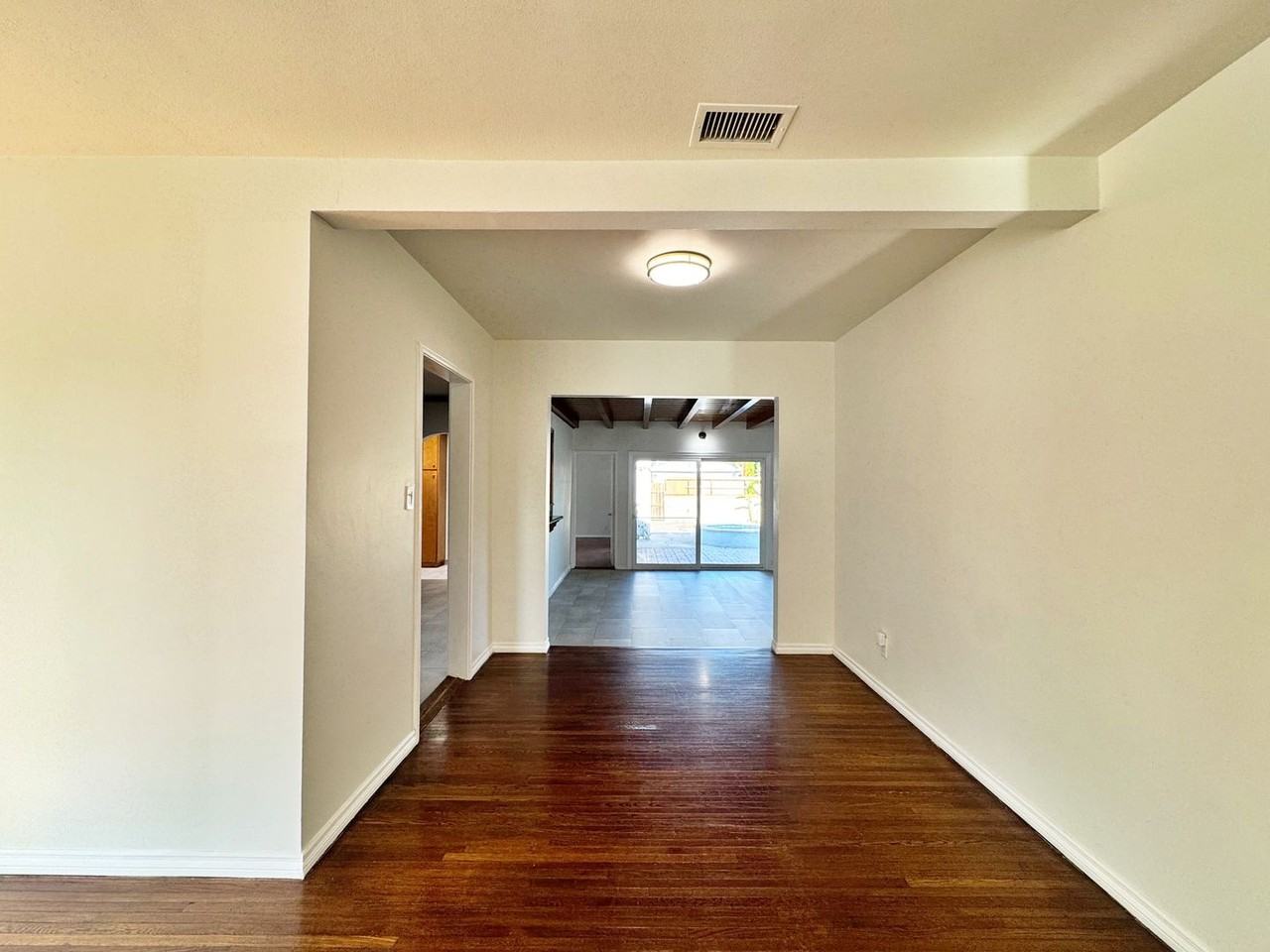 3920 Clark Ave - Photo 6 of 40
