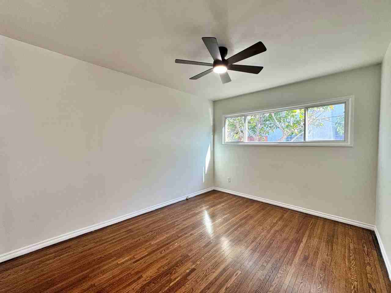 3920 Clark Ave - Photo 7 of 40