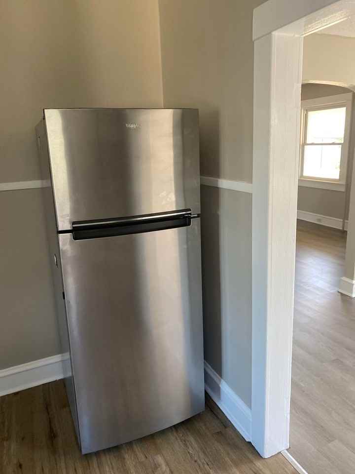 523 S Webster Ave - Photo 6 of 12
