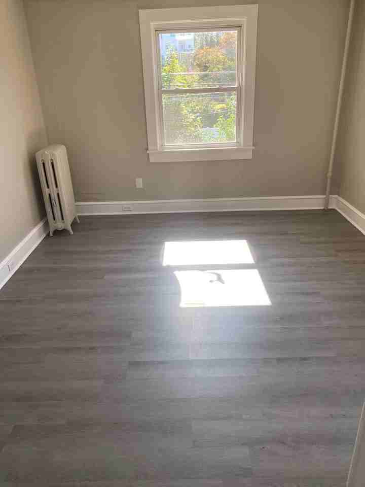523 S Webster Ave - Photo 7 of 12
