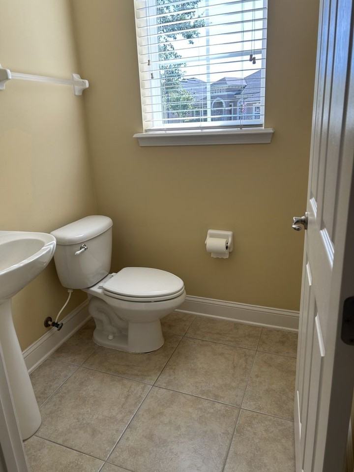 296 Ellsworth Cir - Photo 7 of 29
