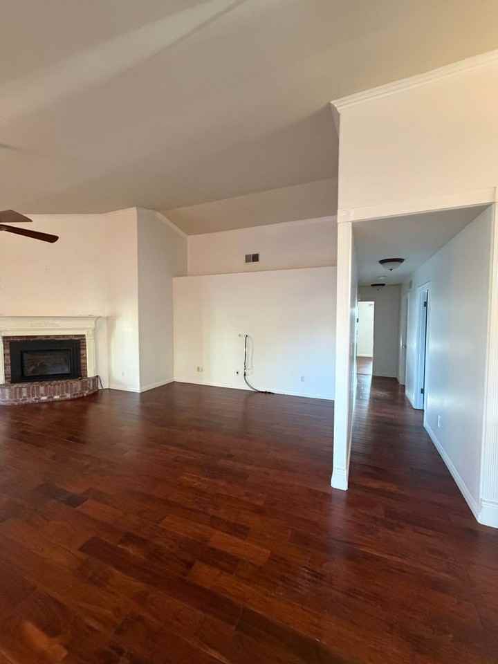 11006 Connemara Ct - Photo 5 of 26