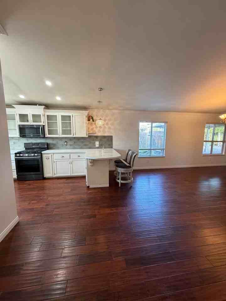 11006 Connemara Ct - Photo 6 of 26