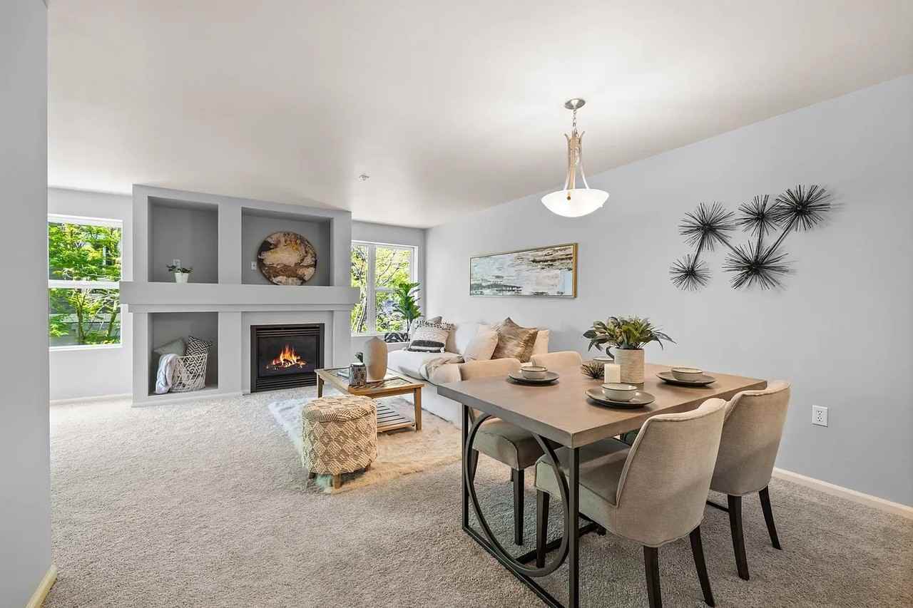 4343 Roosevelt Way Ne #304 - Photo 4 of 16