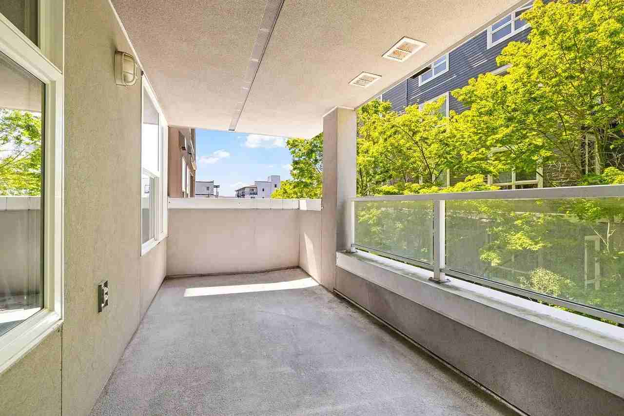 4343 Roosevelt Way Ne #304 - Photo 7 of 16