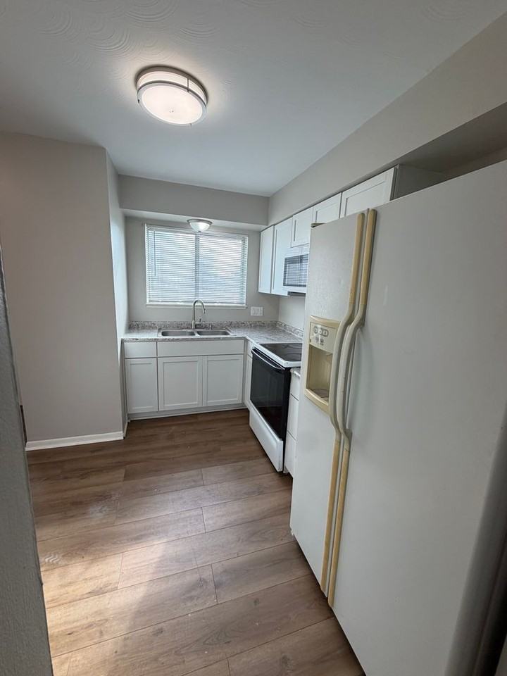 5702 Orchard Ct - Photo 5 of 32