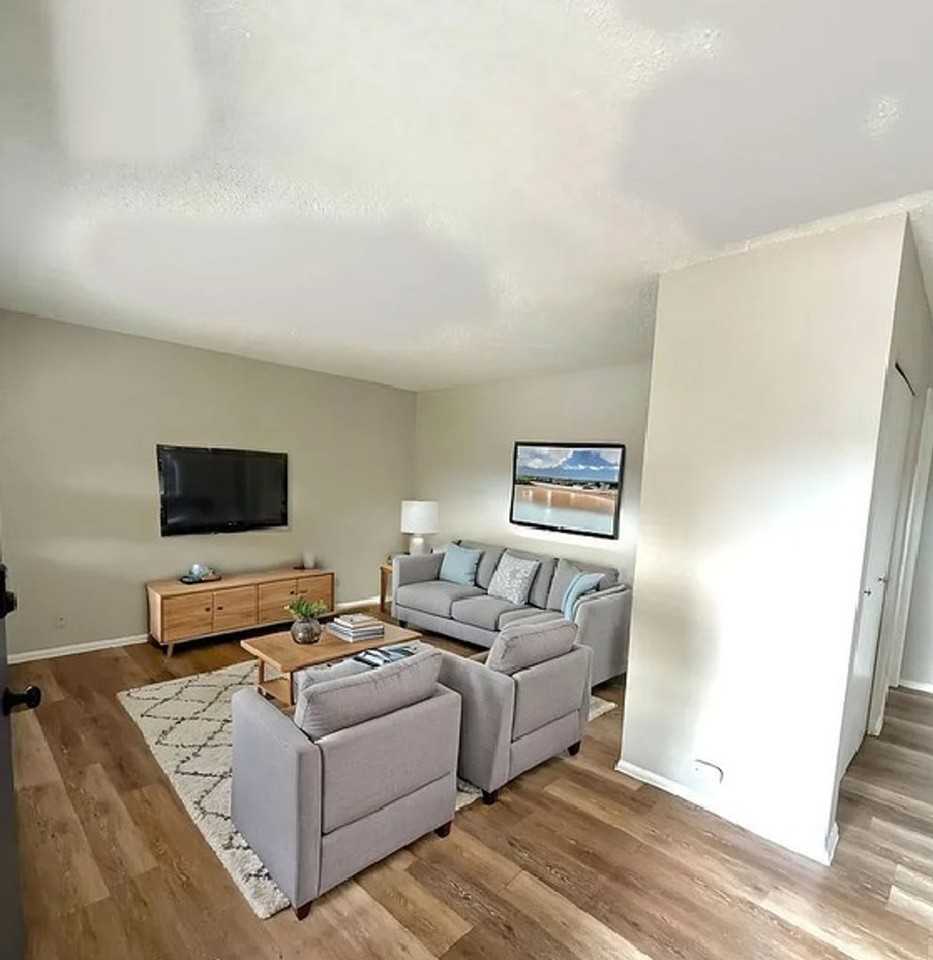 1935 Carmel Dr - Photo 3 of 13