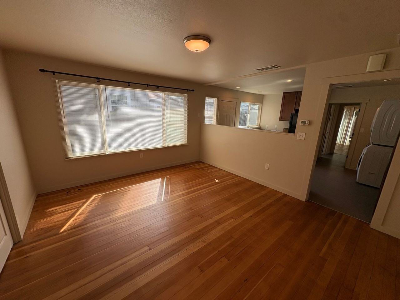 509 W 6th St - Photo 4 of 16