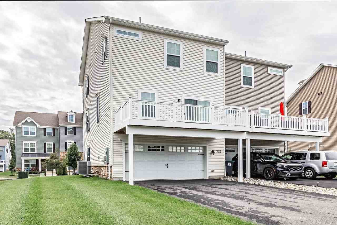 715 Kalmar Ln - Photo 2 of 17