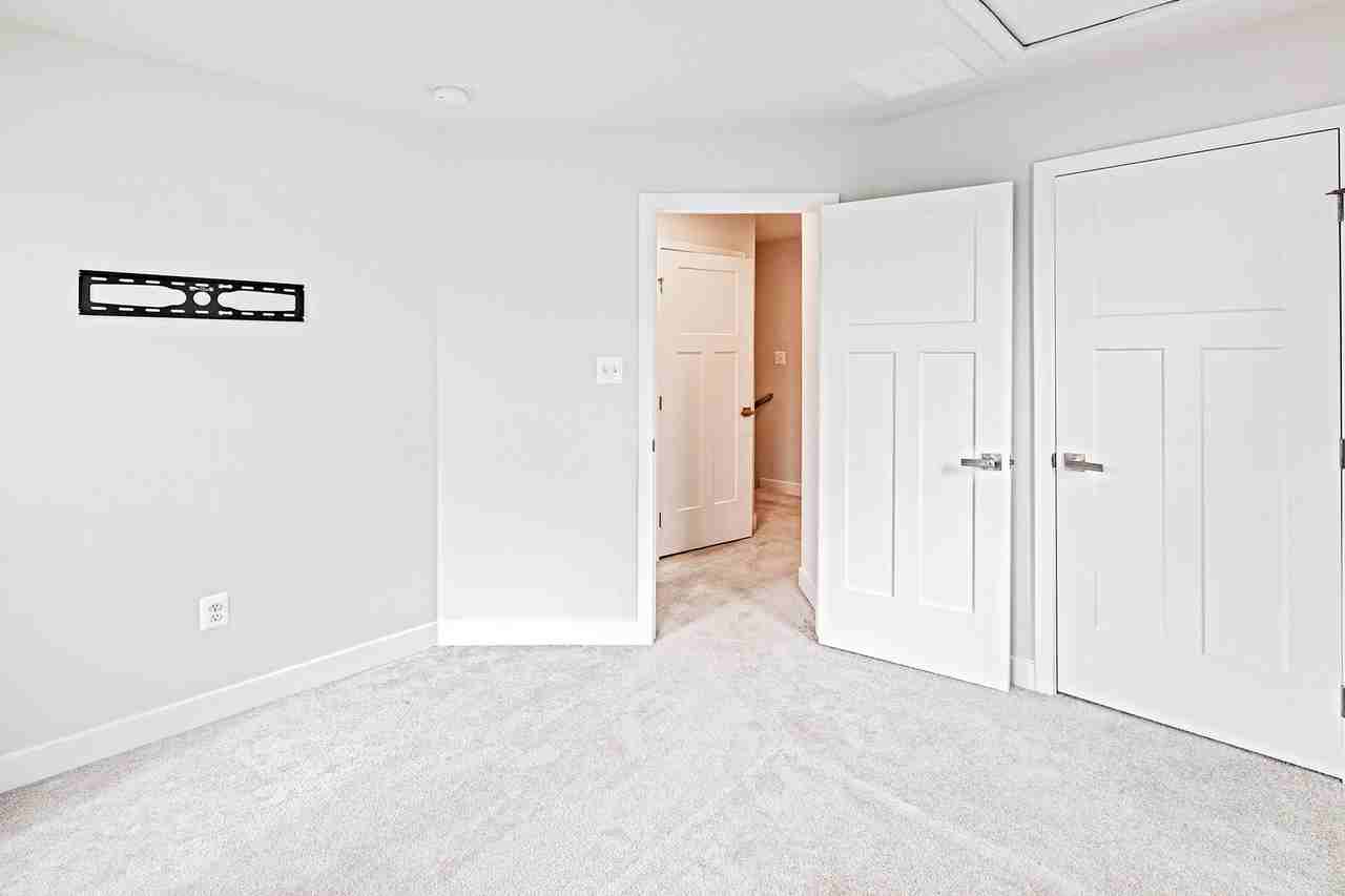 715 Kalmar Ln - Photo 7 of 17