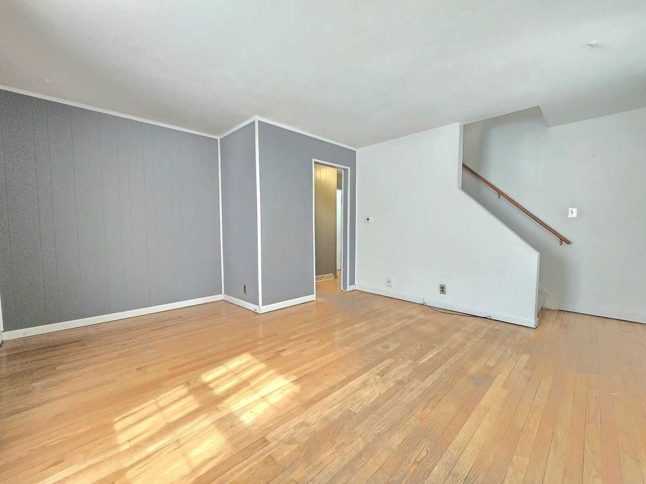 1039 Good Pl - Photo 2 of 15