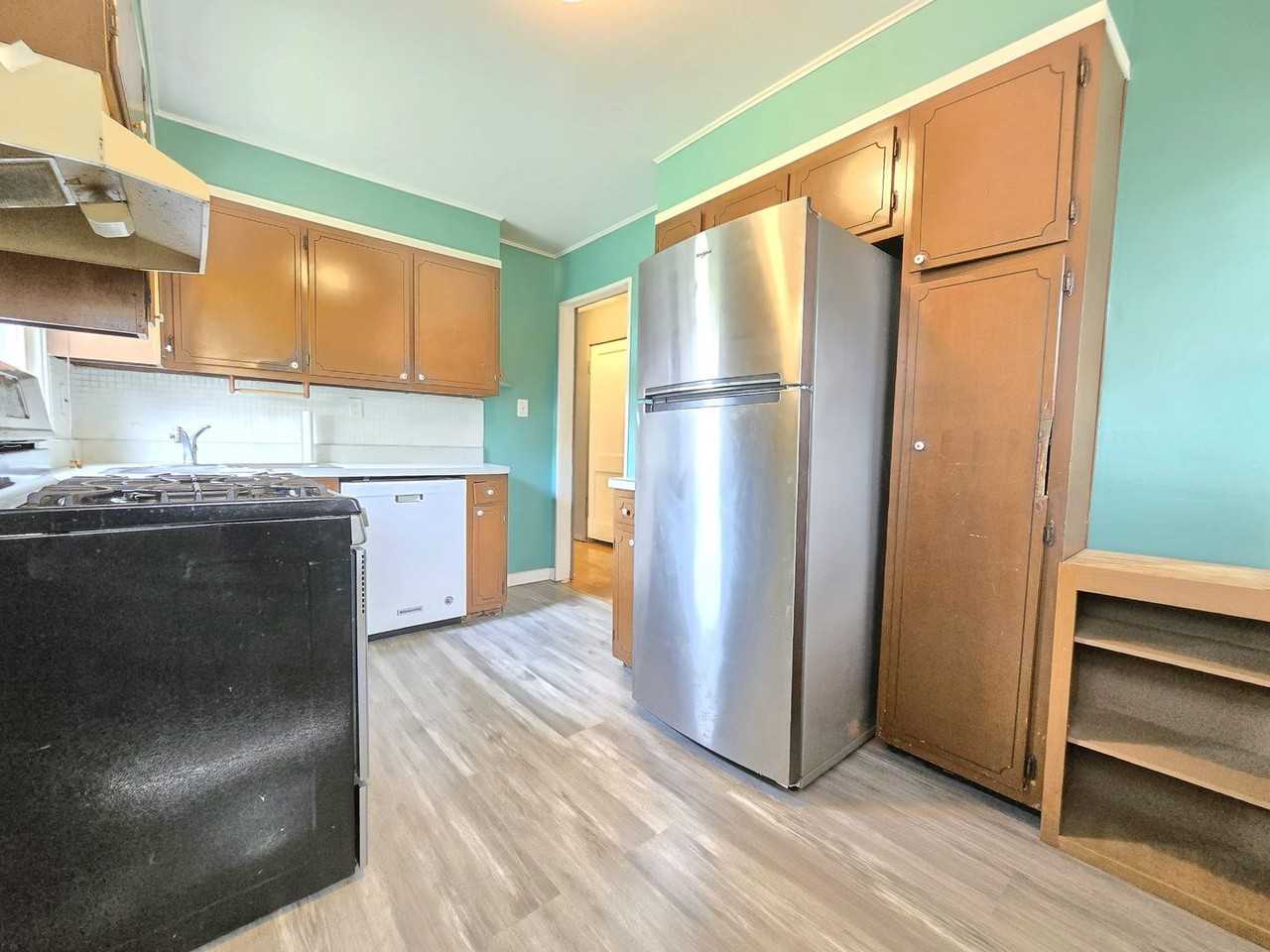 1039 Good Pl - Photo 5 of 15