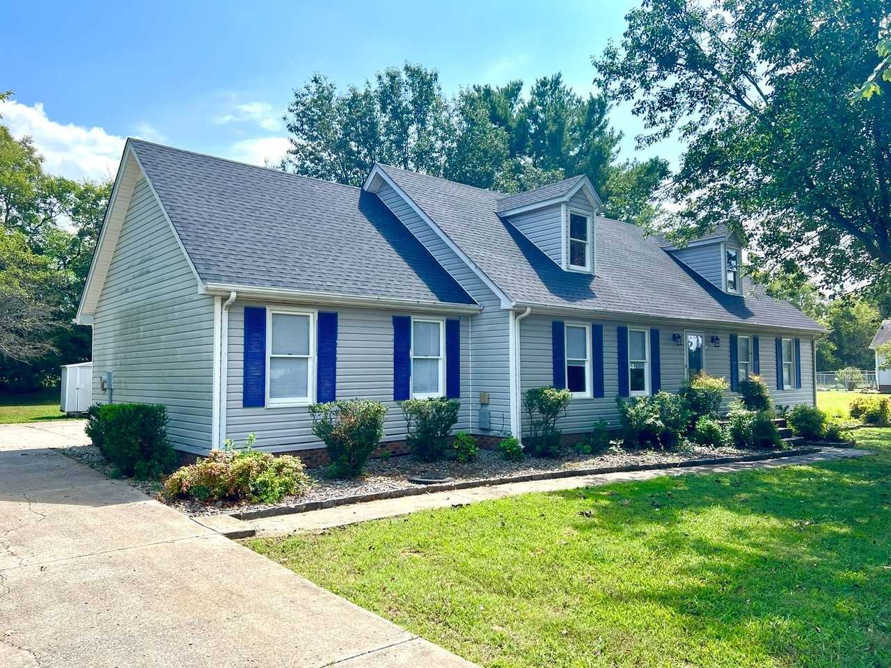10308 Roanoke Dr - Photo 2 of 33