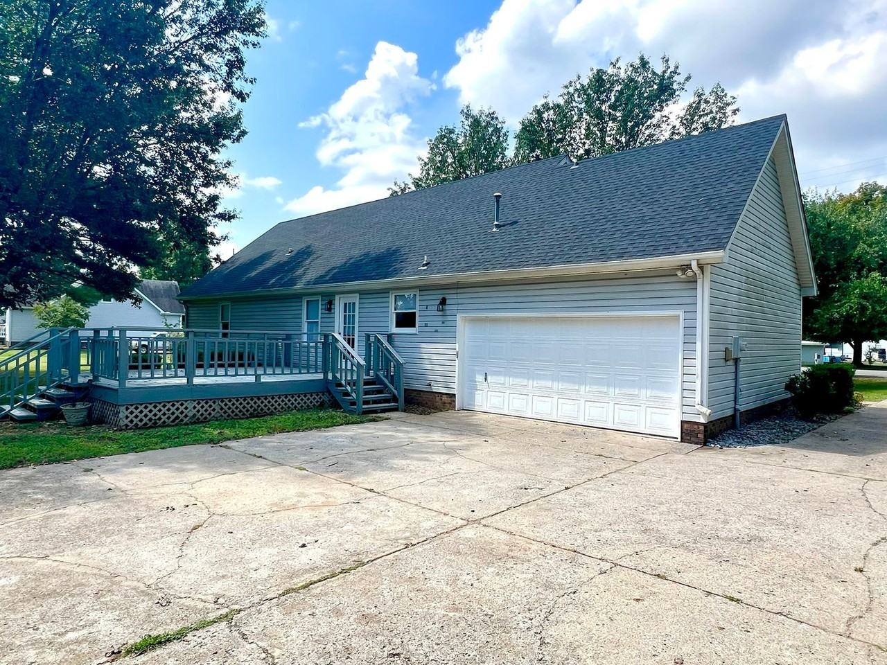 10308 Roanoke Dr - Photo 5 of 33