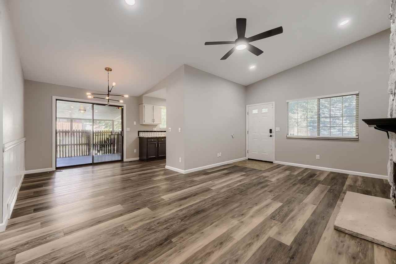 7136 W Portland Ave - Photo 4 of 22