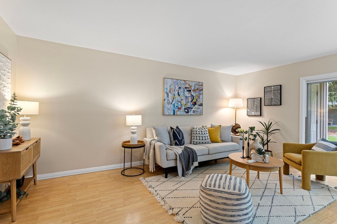 12510 Ne 130th Way #B101 - Photo 2 of 16