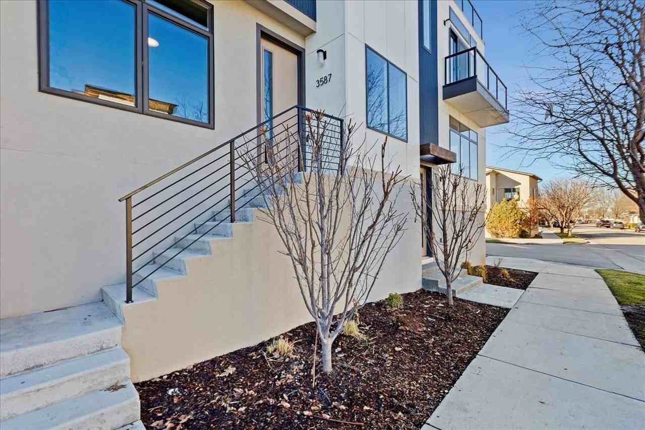 3587 N Adams St - Photo 2 of 17