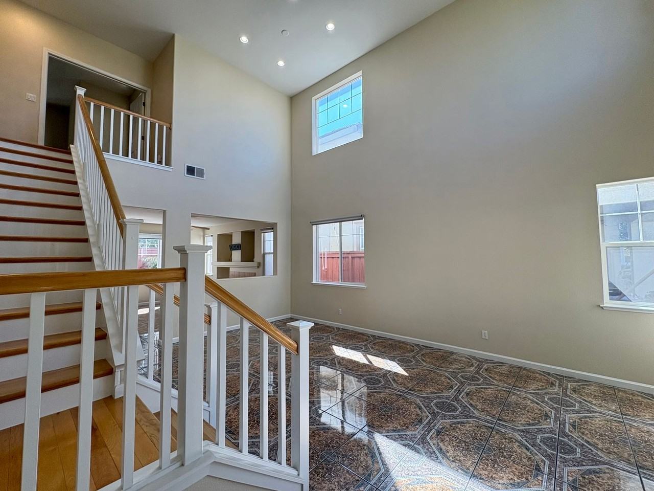 687 Rockspray Cir - Photo 3 of 22