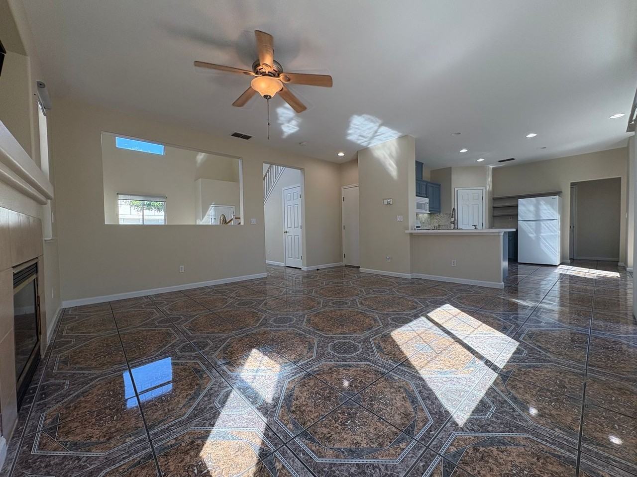 687 Rockspray Cir - Photo 4 of 22