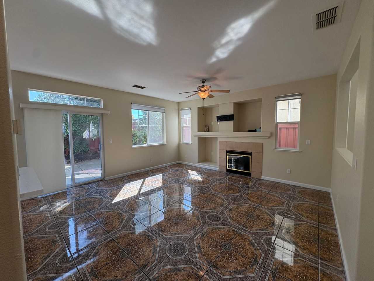 687 Rockspray Cir - Photo 5 of 22