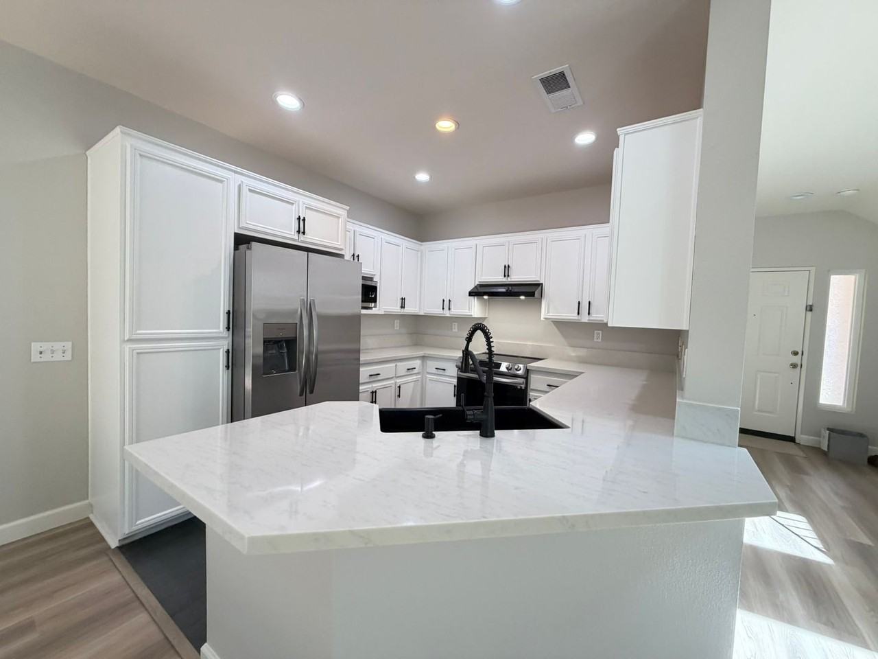 1103 Calle Tesoro - Photo 5 of 24