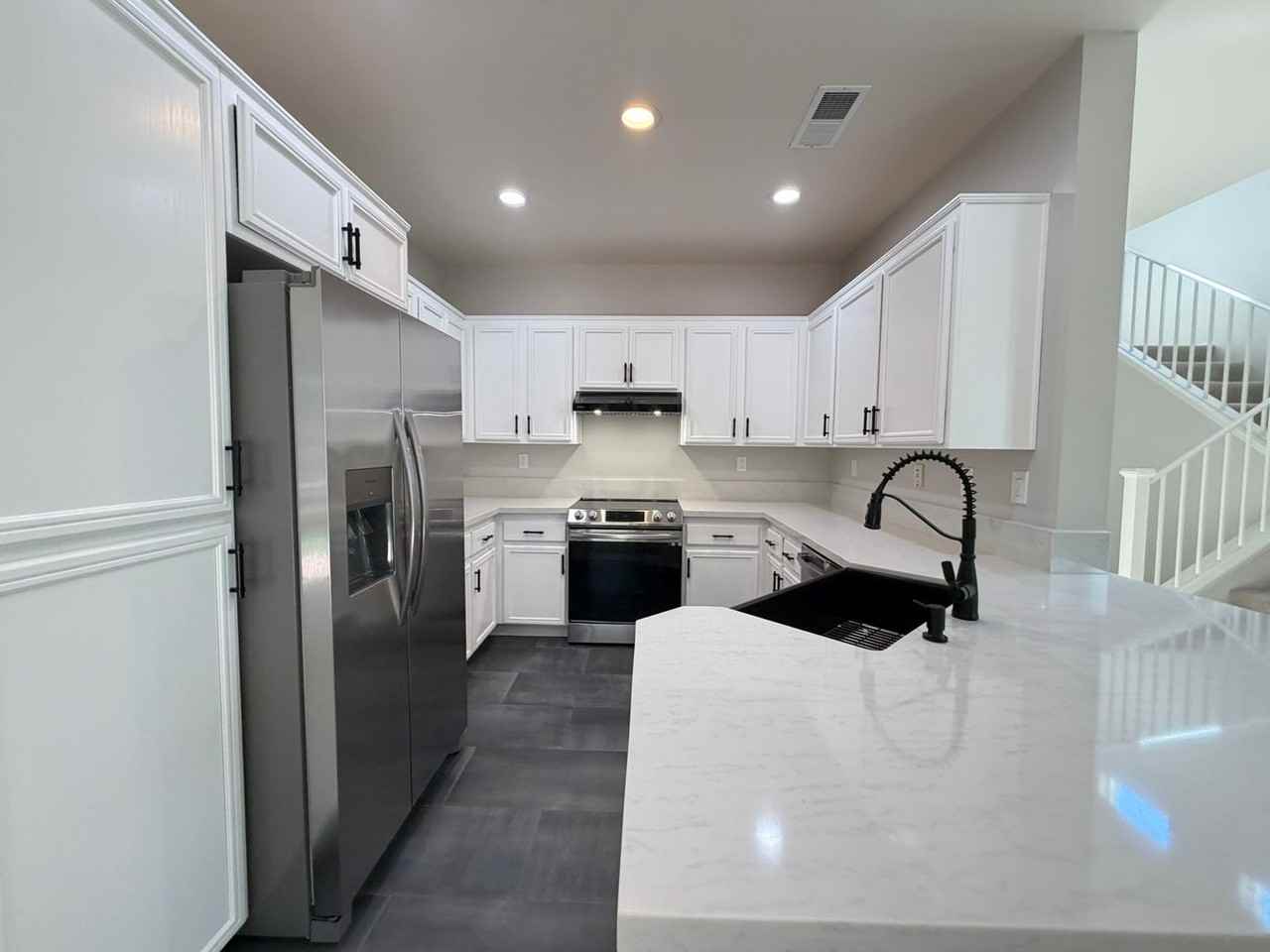 1103 Calle Tesoro - Photo 6 of 24