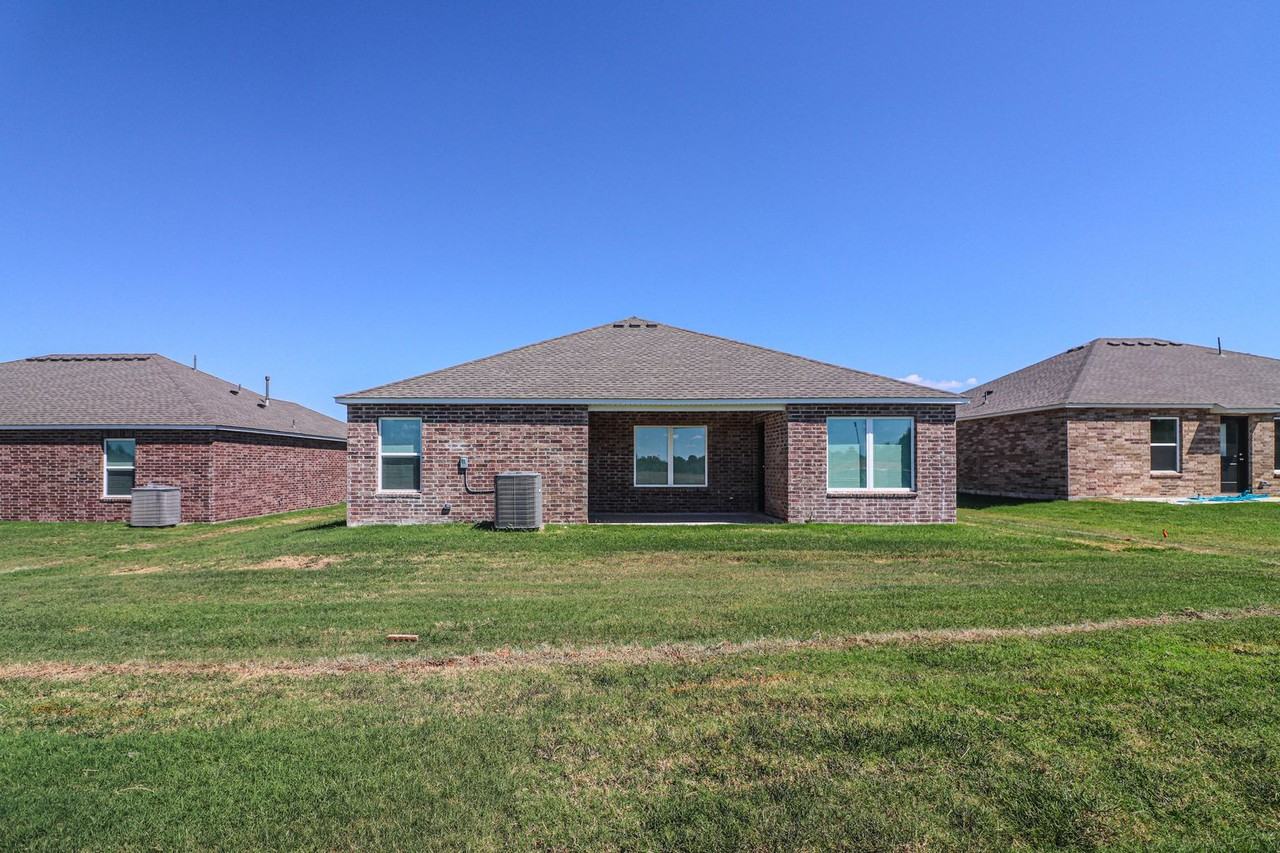 3126 3126 S 15th Pl - Photo 5 of 47