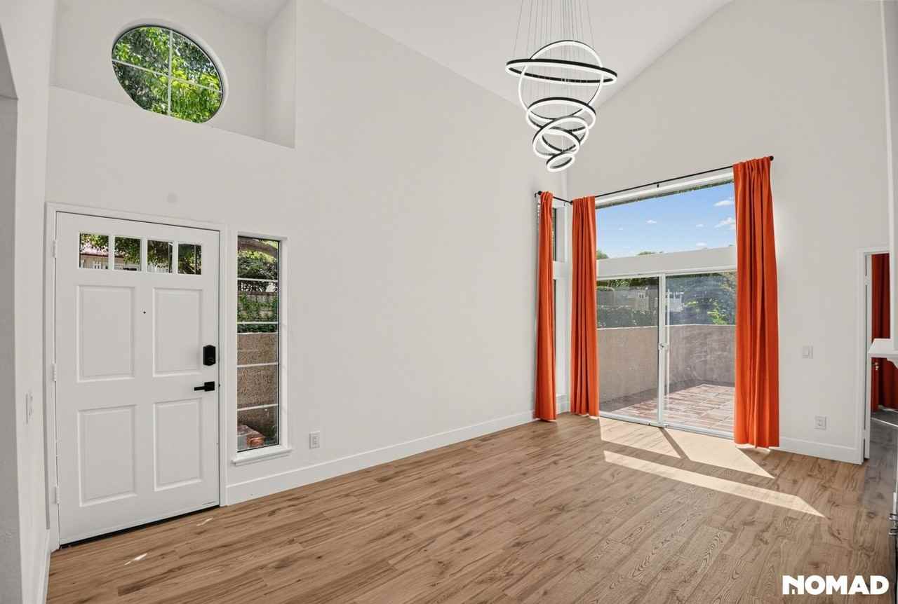 25845 Mcbean Pkwy - Photo 4 of 32