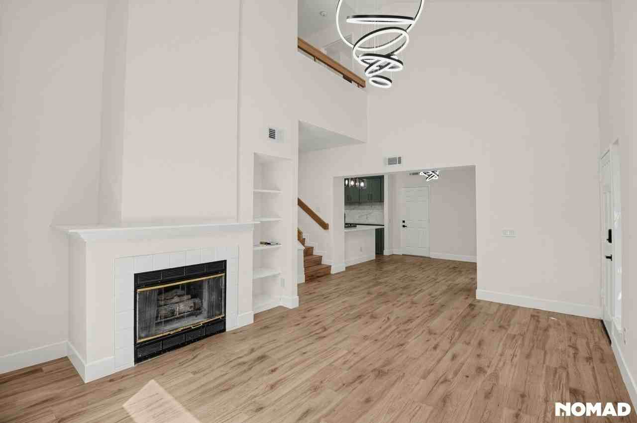 25845 Mcbean Pkwy - Photo 5 of 32