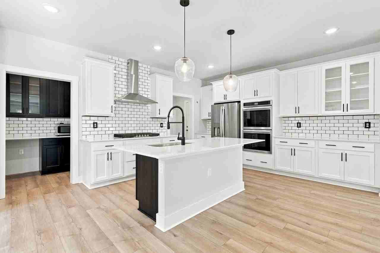 286 Duncan Creek Rd - Photo 2 of 46