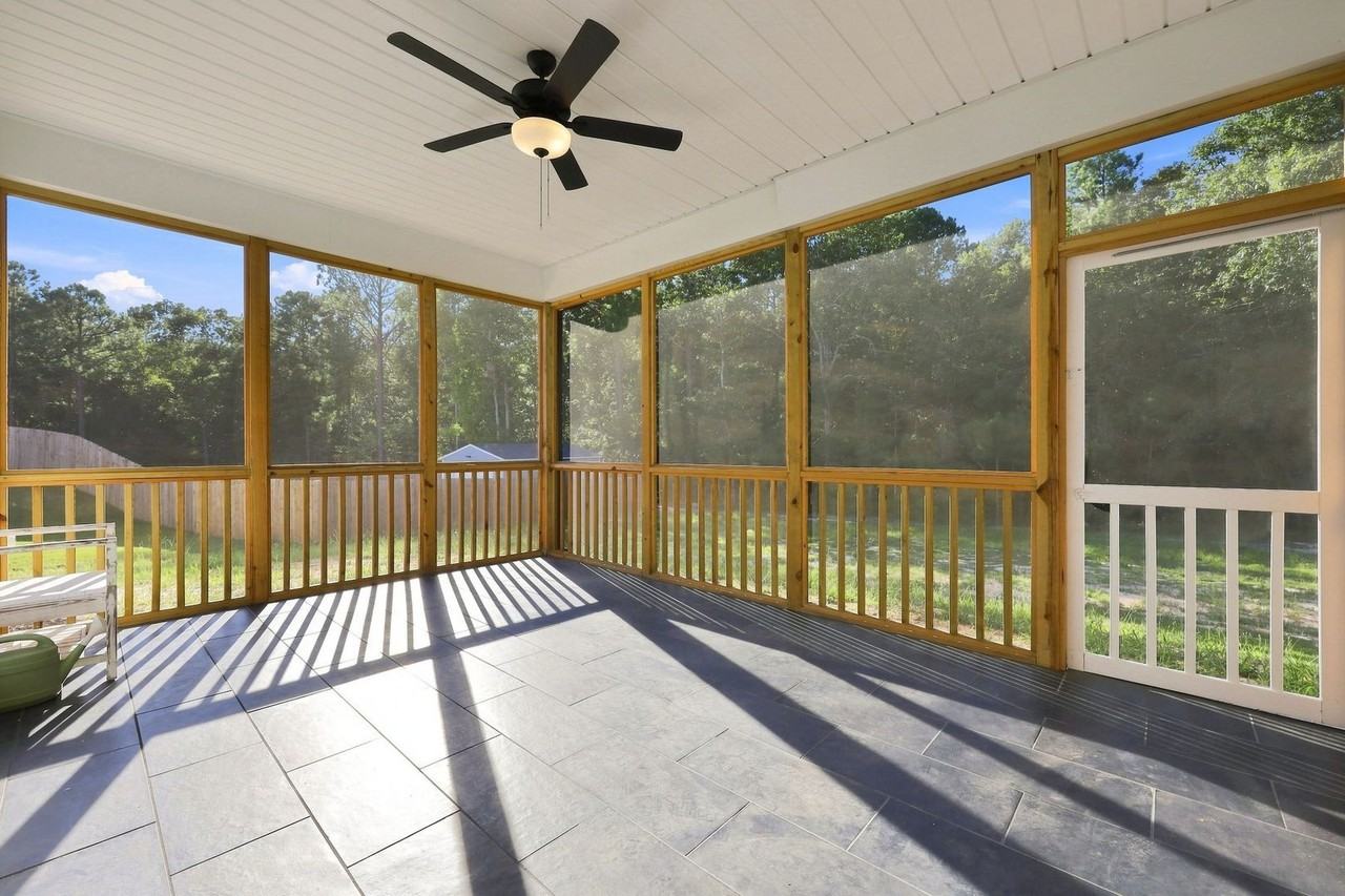 286 Duncan Creek Rd - Photo 3 of 46