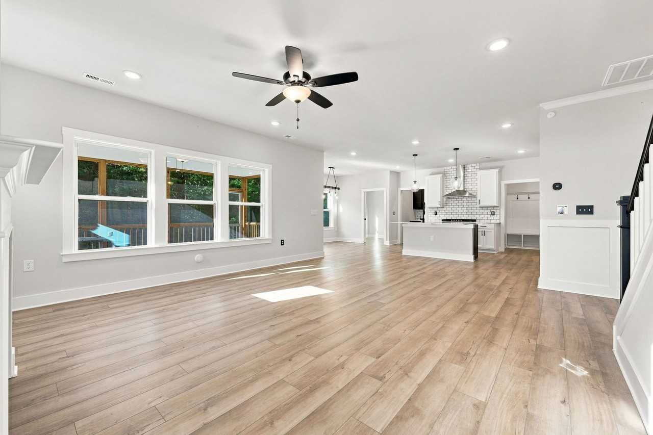 286 Duncan Creek Rd - Photo 4 of 46