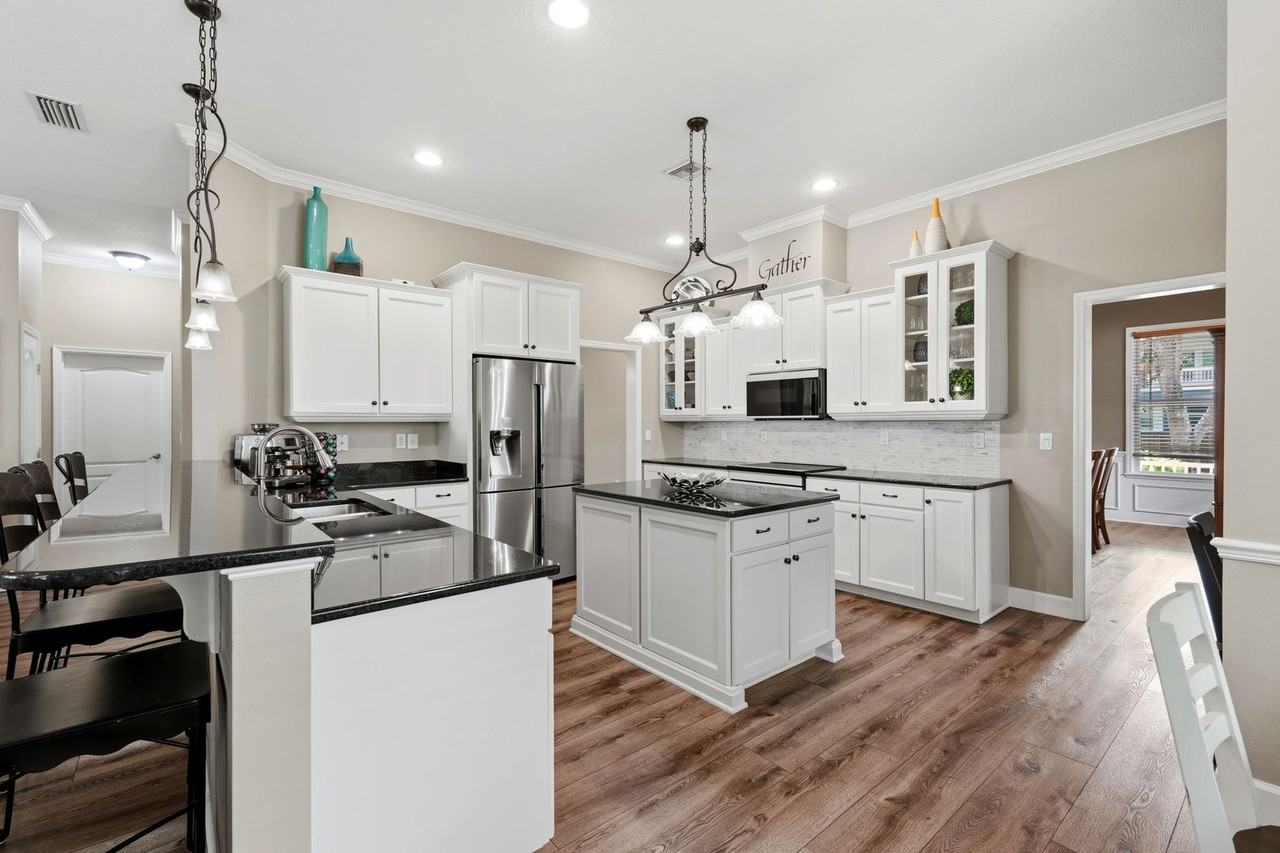 477 Sw 128th Ter - Photo 6 of 48