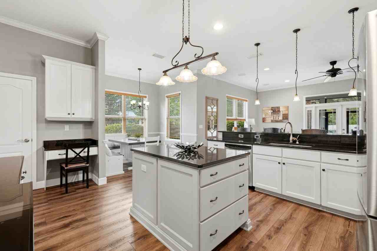477 Sw 128th Ter - Photo 7 of 48
