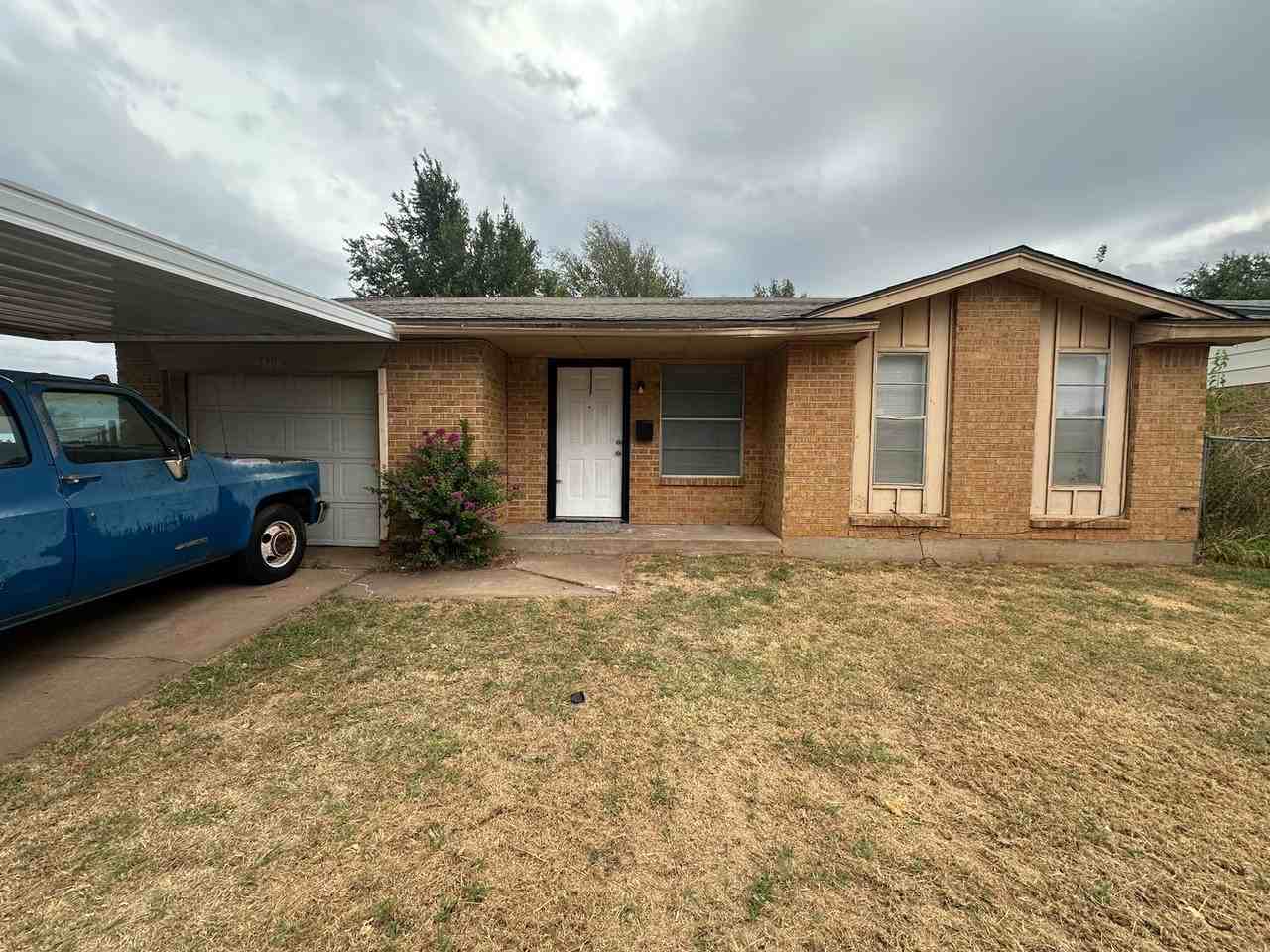4808 S Dimple Dr - Photo 4 of 50
