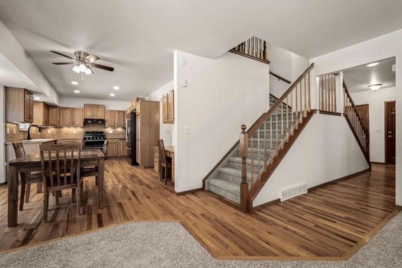 8450 Melross Ct - Photo 5 of 20