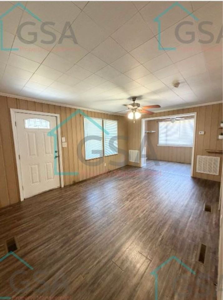 23 Pine St - Photo 4 of 19