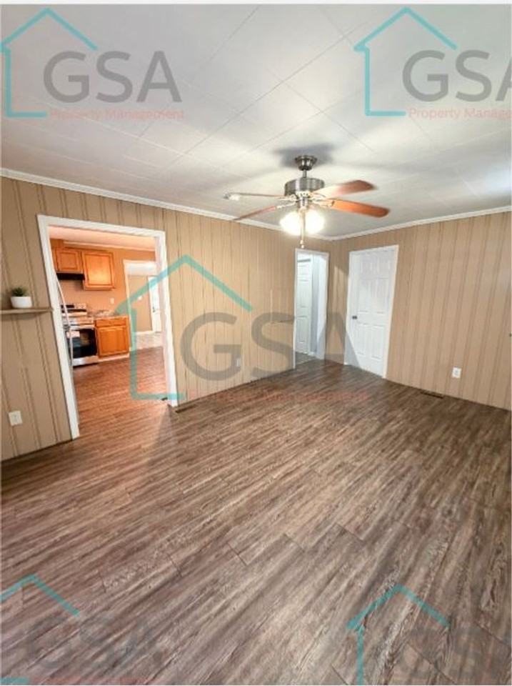 23 Pine St - Photo 5 of 19