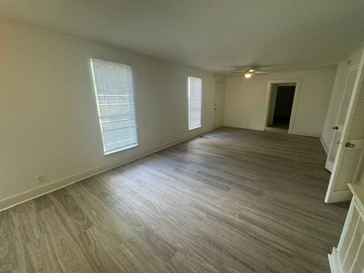 12605 Colonel Glenn Rd - Photo 2 of 9