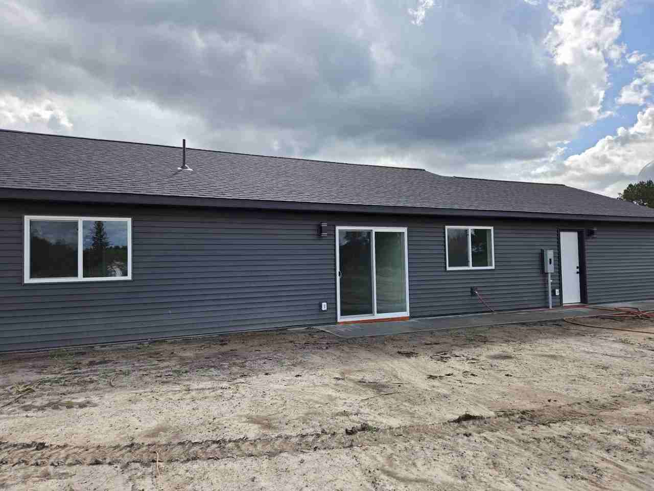 105 8th St - Photo 3 of 22